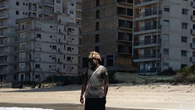 Jolagreen enflamme les réseaux sociaux avec son nouvel album “23 jours plus tard”