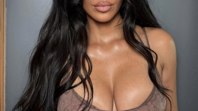 Kim Kardashian vend des strings en faux poils pubiens et tout est sold out !