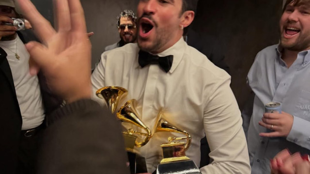 Découvrez Debí Tirar Más Fotos, l’album qui dépasse la musique !