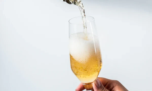 Thé façon champagne : le twist festif qui va booster vos fêtes