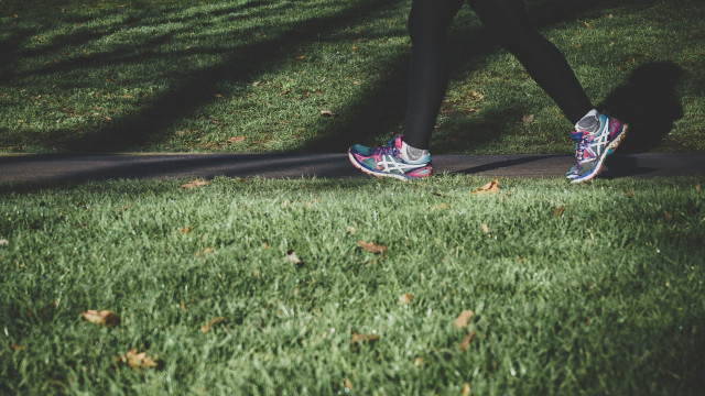 Brisk Walking : découvrez pourquoi cette marche rapide est la tendance fitness à ne pas manquer !