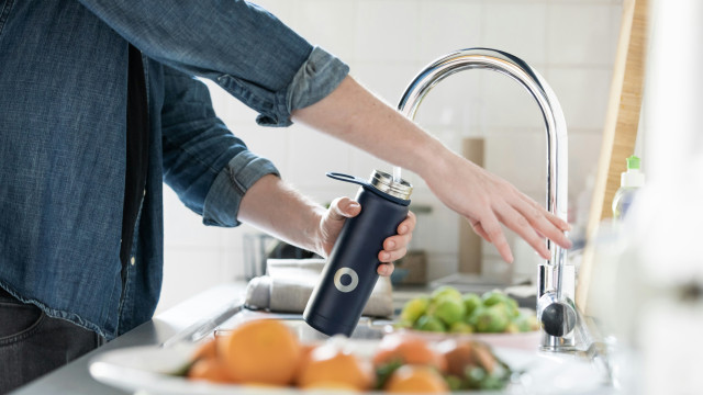 Fatigue, maux de tête, baisse de concentration : 5 conseils pour enfin boire assez d’eau