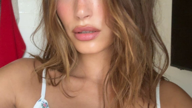Mango mise sur Hailey Bieber comme nouvelle égérie et crée le buzz !