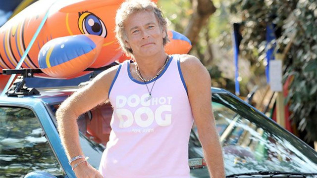 20 ans après sa sortie au cinéma, la saga française Camping explose sur Netflix