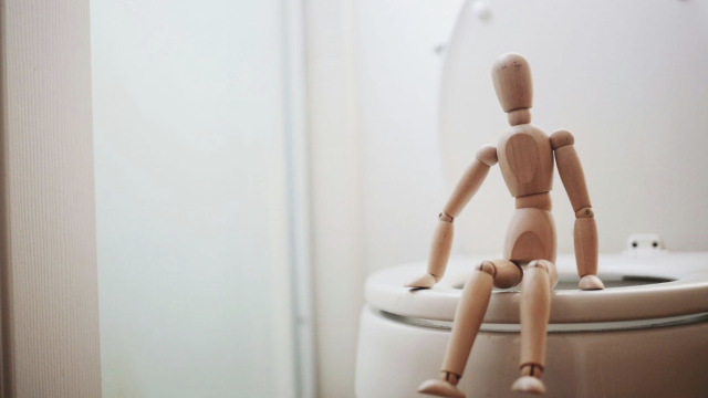 Ce geste anodin aux WC pourrait mettre votre santé en danger
