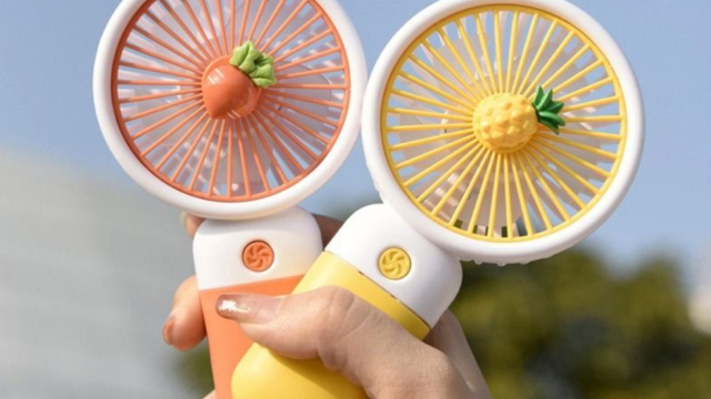 Canicule : ce mini ventilateur que tout le monde utilise est en réalité dangereux