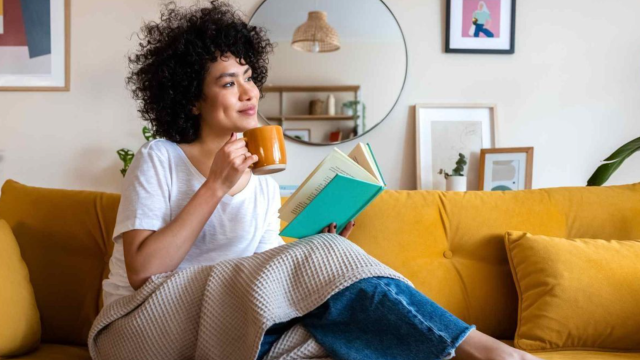 Oubliez le Fomo : le Jomo est la tendance feel good pour enfin lâcher prise