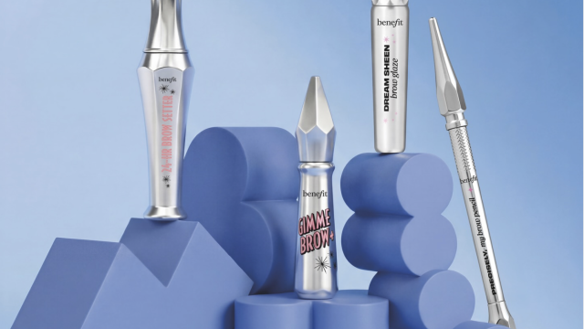 Sourcils glossy : Benefit signe la nouvelle tendance make-up qui change tout
