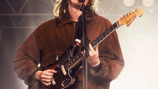 Découvrez Mk.gee, le nouveau guitariste phénomène !