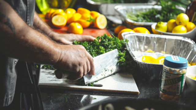 Cette erreur fréquente en cuisine pourrait mettre votre santé en danger… Voici pourquoi !
