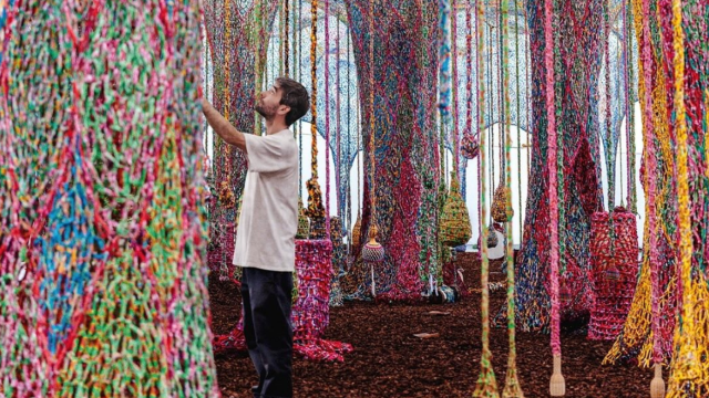 Le Grand Palais rouvre ses portes avec une exposition signée Ernesto Neto