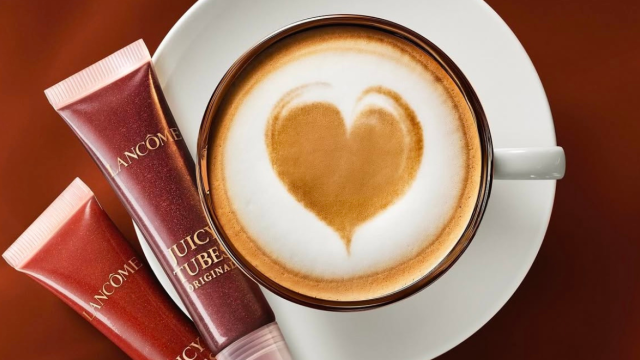 Aya Nakamura x Lancôme : le café éphémère qui affole Paris