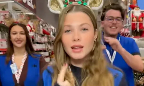 Léonie : cette caissière de Carrefour est devenue la reine de TikTok !