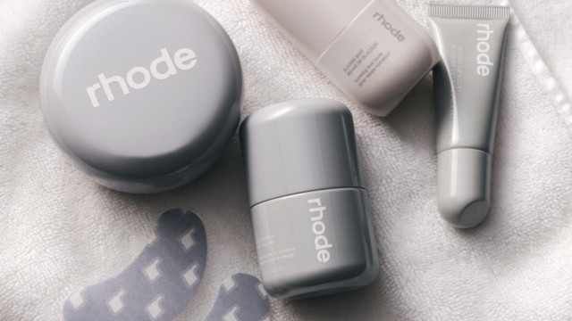 Rhode : les produits incontournables de la marque d’Hailey Bieber !