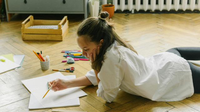 Déconnexion en vogue : les hobbies offline font leur grand retour