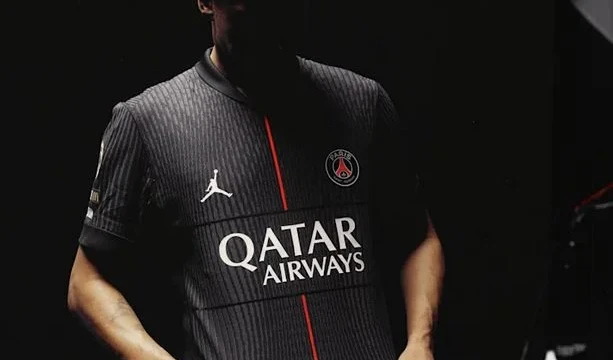 PSG x Jordan : le nouveau maillot lifestyle du club parisien s’arrache déjà !