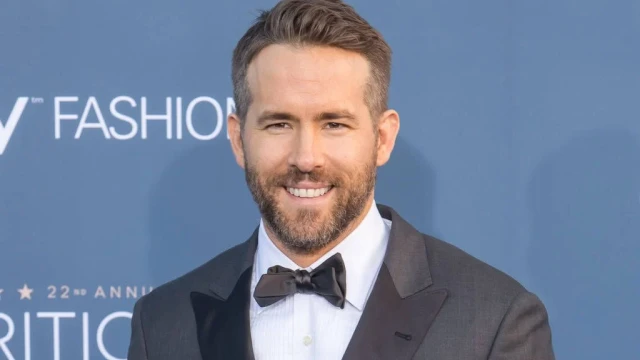 Ryan Reynolds s’attaque à un classique : le remake du film “Le Canardeur” en préparation