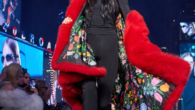 Défilé Croisière 2027 : Gucci fait le show à Times Square