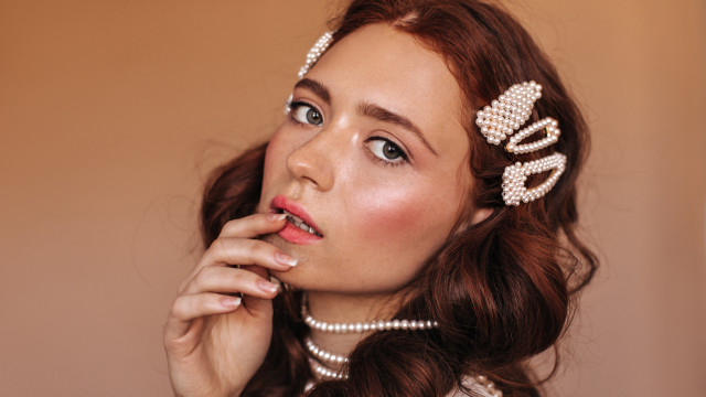 L’accessoire cheveux de notre enfance redevient tendance !