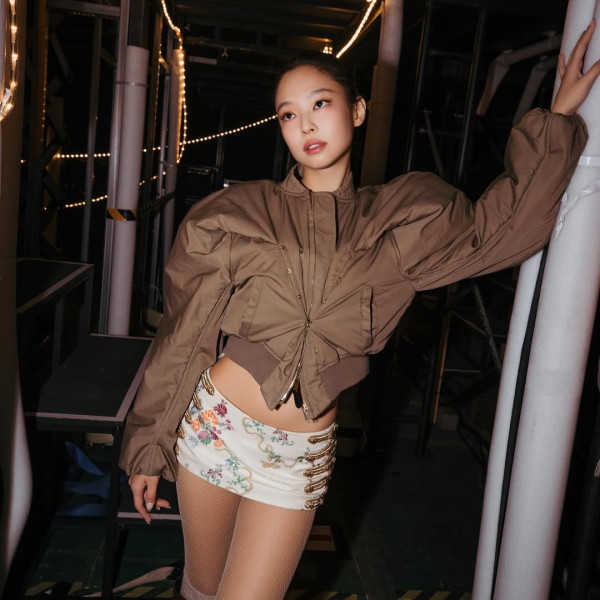 Jennie (Blackpink) casse son image k-pop avec Tame Impala et choque ses fans !