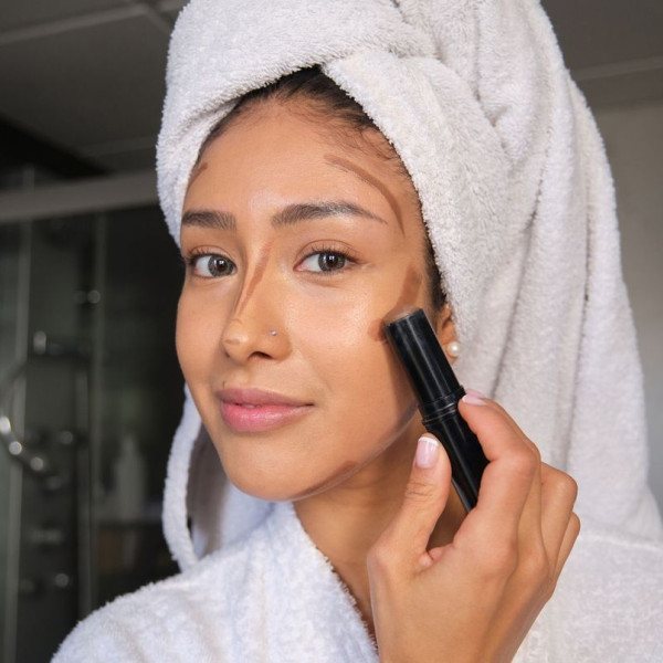 Méthode 53 : le secret viral pour remodeler le visage sans chirurgie !