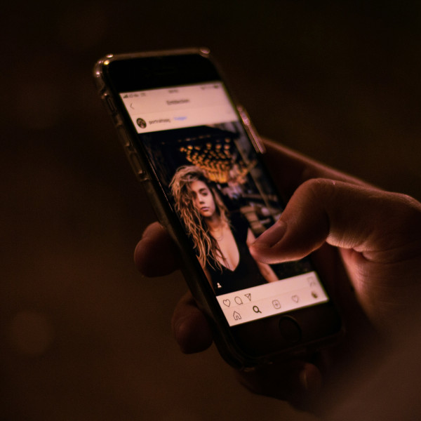 Grok : l’IA de X sert à déshabiller les femmes sur demande et c’est choquant !