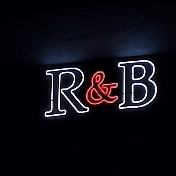 Le R&B devient plus intime que jamais et ce nouveau titre de RnBoi en est la preuve !
