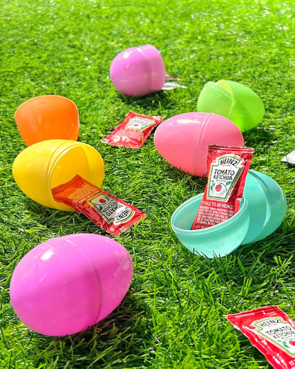 Oubliez les ouvre-bouteilles, Heinz a ses grillz pour les sauces !