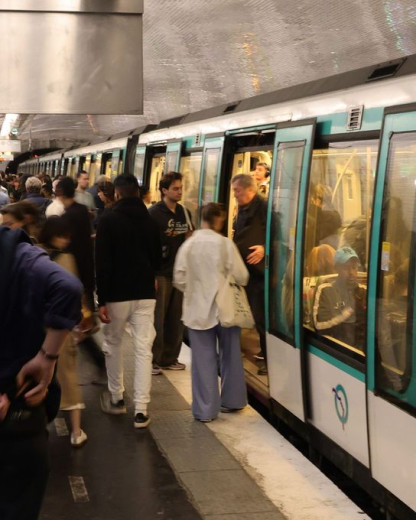 Paris fête le Nouvel An : métro et RER gratuits toute la nuit !