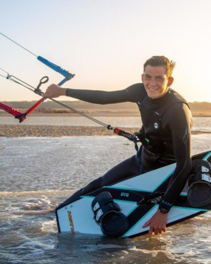 Kitesurf : la tempête Goreti propulse un athlète vers un nouveau record et c’est totalement fou !