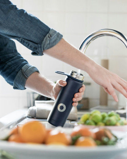 Fatigue, maux de tête, baisse de concentration : 5 conseils pour enfin boire assez d’eau