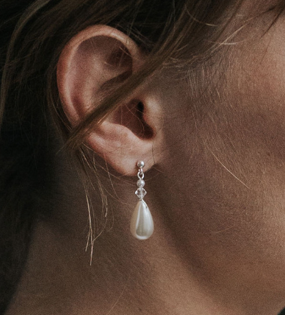 La théorie des boucles d’oreilles en perles : la tendance TikTok qui obsède tout le monde