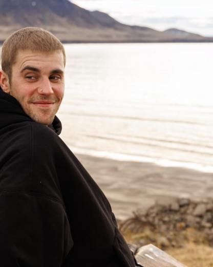 Justin Bieber se met à nu dans “Swag”, son album le plus personnel