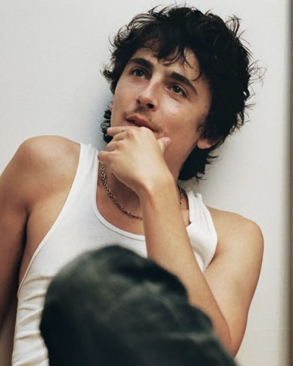 "Marty Supreme" : Timothée Chalamet ose tout dans son nouveau rôle explosif