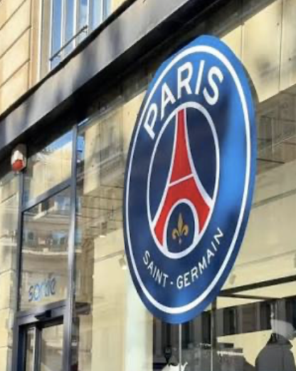 Le PSG dévoile un pop-up dans un lieu secret à Paris et les fans de The Weeknd vont adorer !