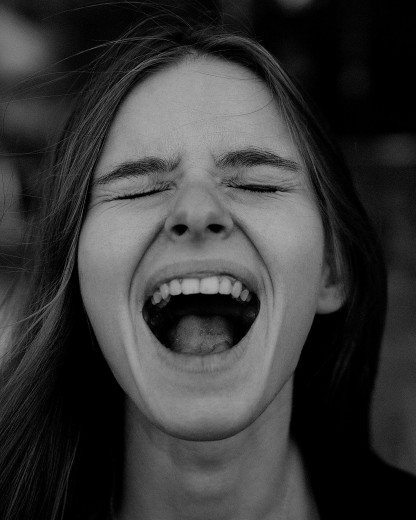 Les scream clubs : la nouvelle thérapie qui fait hurler TikTok !