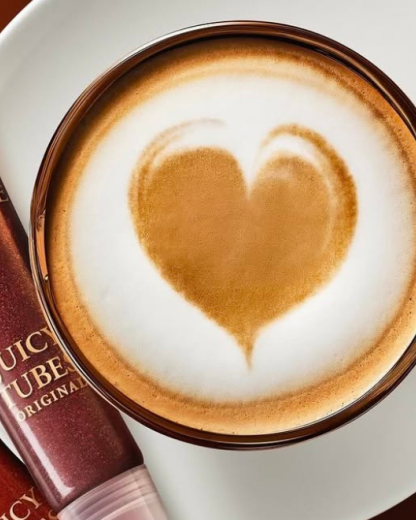 Aya Nakamura x Lancôme : le café éphémère qui affole Paris