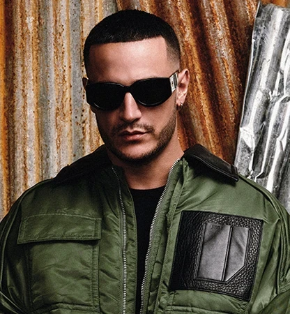 DJ Snake enflamme la Tour Eiffel pour dévoiler son nouvel album !