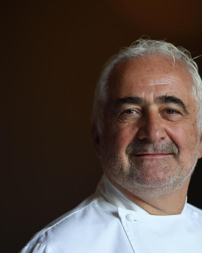 Le restaurant parisien de Guy Savoy frappe encore : découvrez pourquoi tout le monde parle de lui !