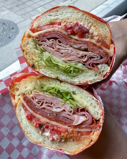 Sandwich gourmet : le jambon-beurre fait son grand retour et se réinvente