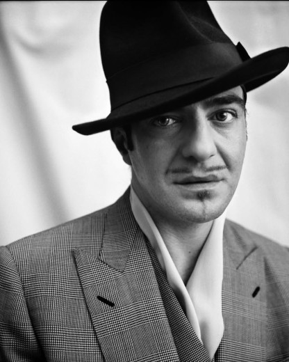 John Galliano fait un retour remarquable en collaborant avec Zara