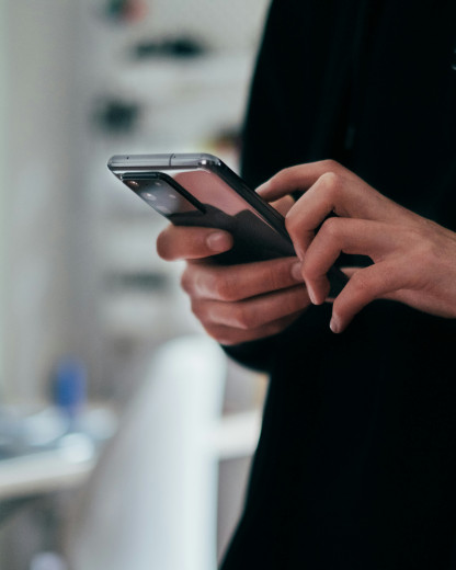 La “technoférence” : quand nos écrans gâchent nos relations