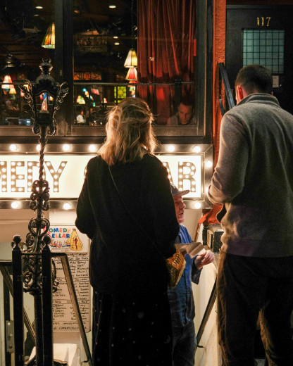 Les meilleurs comedy clubs de Paris pour des soirées 100% fou rire