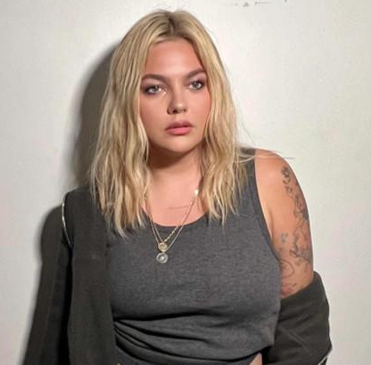 Louane et Miu Miu célèbrent la singularité avec une collab inédite