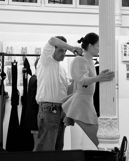 Pieter Mulier tire sa révérence chez Alaïa : découvrez les temps forts de son règne