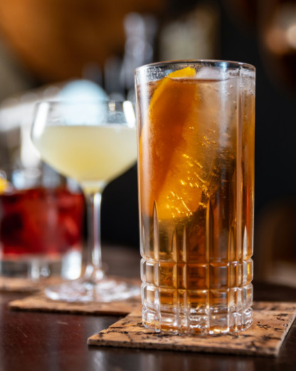 Le cocktail chaud qui va réchauffer vos soirées d’hiver : le Kentucky Cooler !