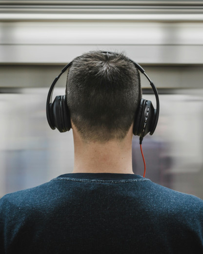 Grâce à un outil de détection, Deezer va démonétiser 85% des écoutes des morceaux générés par l’IA !