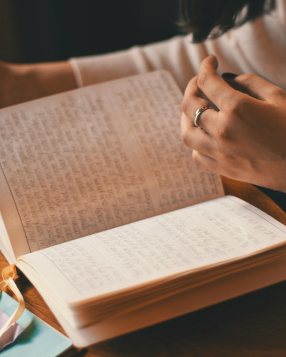 Junk journaling : le passe-temps créatif qui rend accro et apaise l’esprit