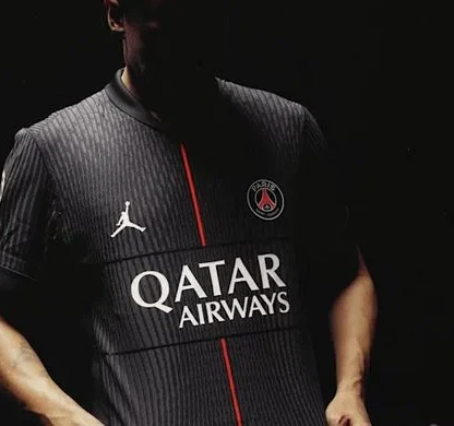 PSG x Jordan : le nouveau maillot lifestyle du club parisien s’arrache déjà !