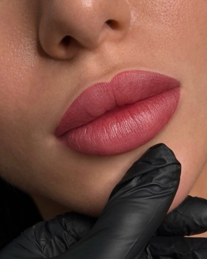 Candy Lips : le maquillage semi-permanent qui promet des lèvres parfaites 24/7